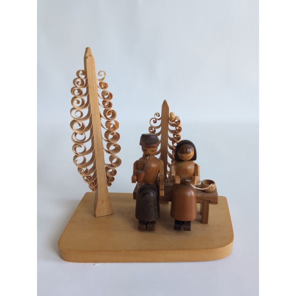 Vtg German Wood Figurine Erzgebirge Couple Knitting Bench Carved Scene - Picture 2 of 6